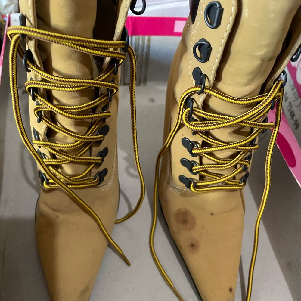 Lace up heeled boots - Picture 2 of 2